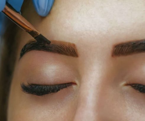 How to Get the Perfect Eyebrow Tint: Tips and Tricks for Gorgeous Brows